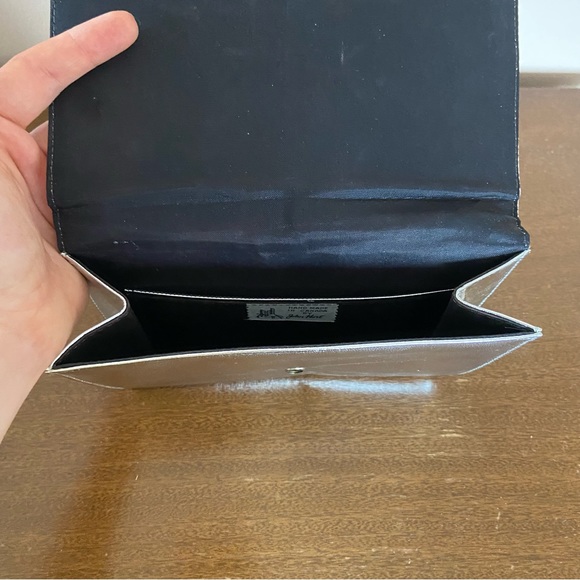 Vintage Silver Chrome Clutch - Picture 3 of 3